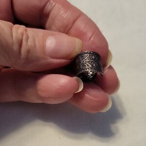 Elegant Silver Patterned EAR CUFF